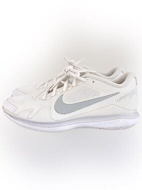 Nike Zoom Tennis Court Shoes White Silver Size 8.5